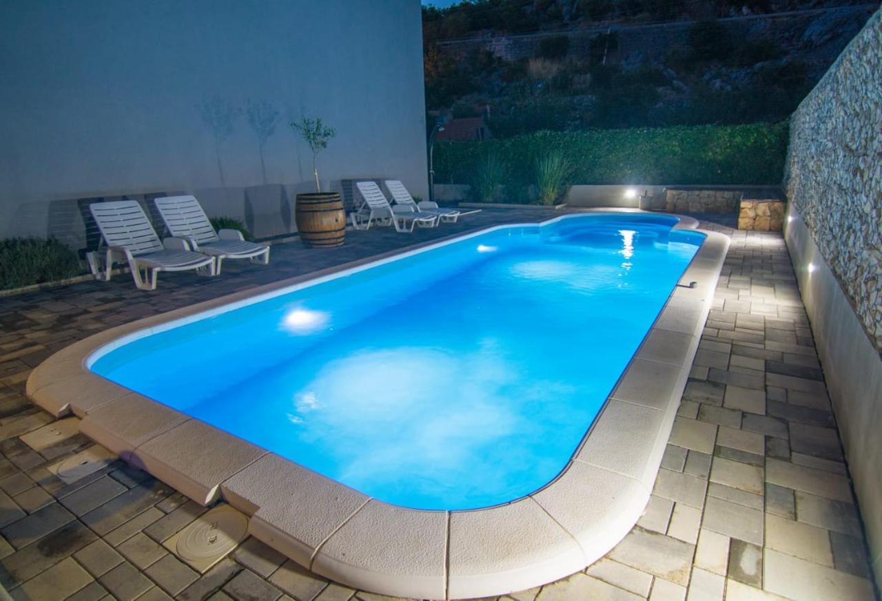 Apartmán Village With Heated Pool Maslina *